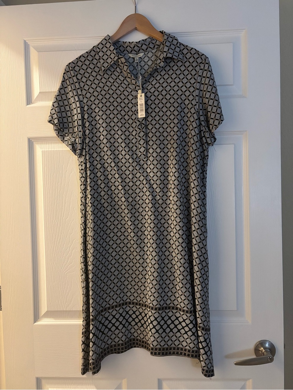 NWT Max Studio Black & White Geometric
Print Tunic Dress - Size L